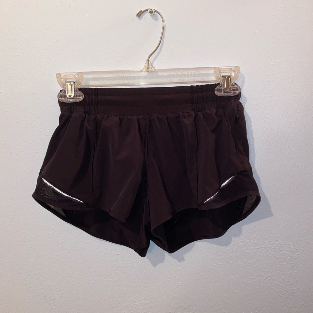 Lululemon Hotty Hot shorts 2.5”